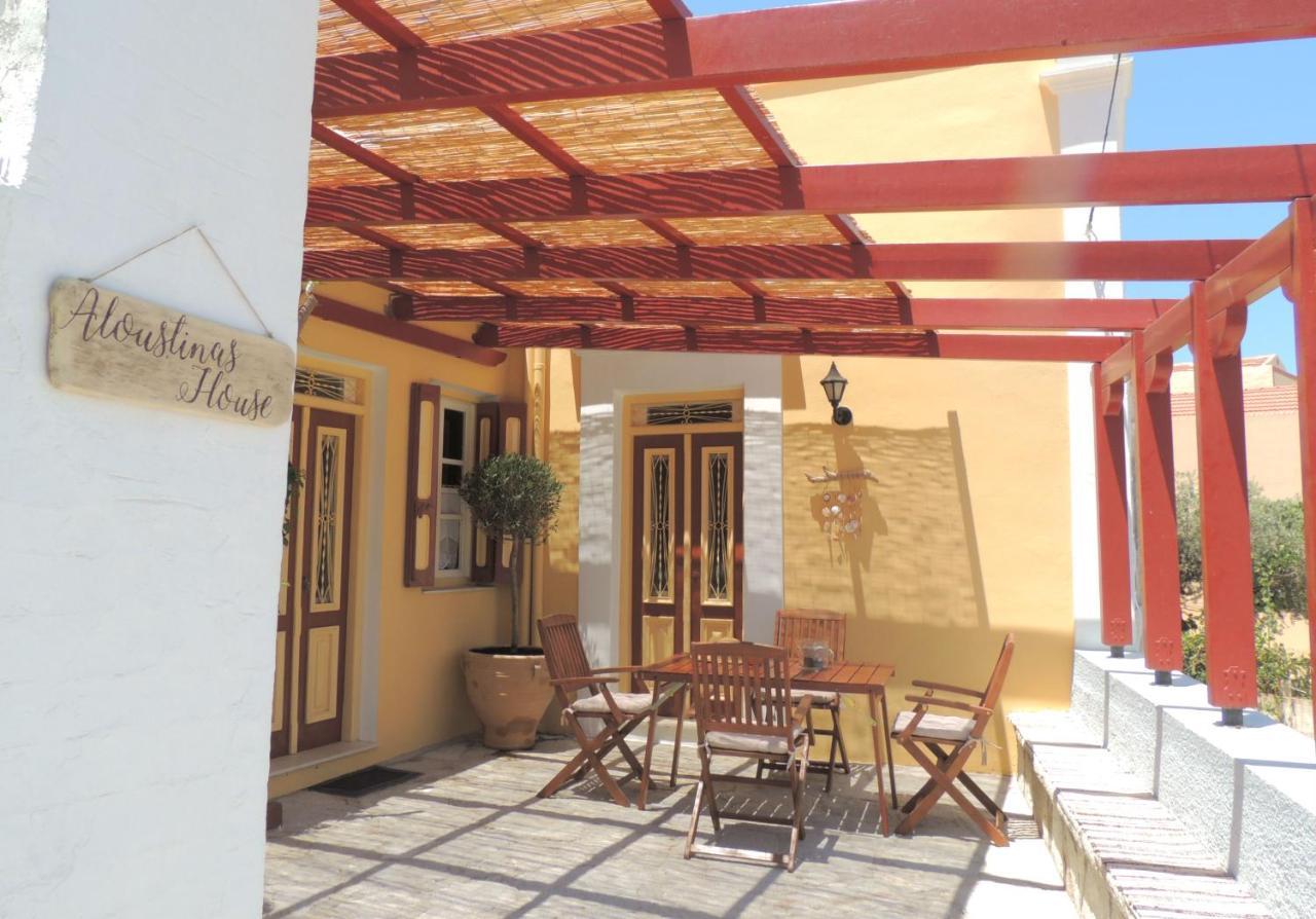 Villa Aloustina'S House à Symi Extérieur photo